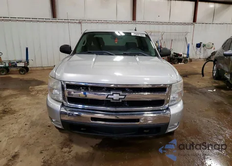 2011 Chevrolet Silverado K1500 Lt z USA, uszkodzony, nr VIN 1GCRKSE3XBZ422095